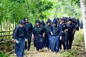 Menteri LHK, Siti Nurbaya meninjau hutan adat Ammatoa Kajang. Photo by mongabay.co.id