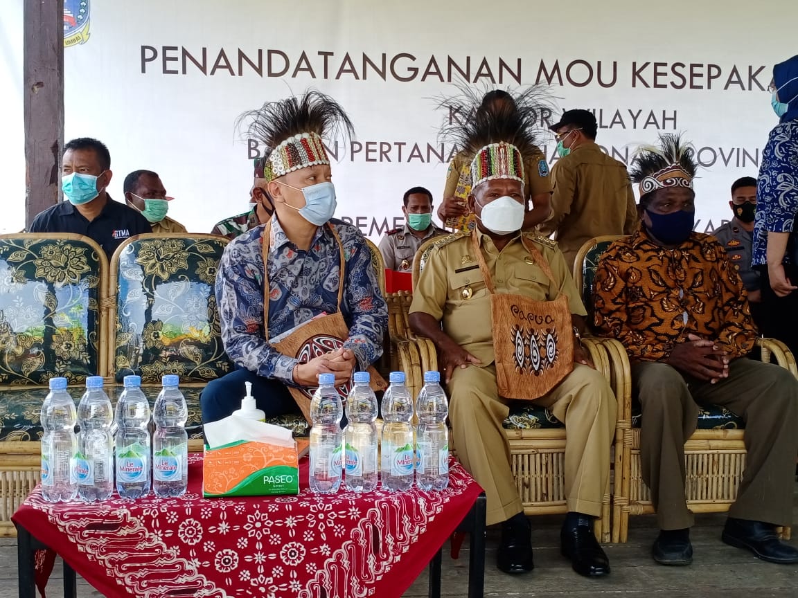 Wamen ATR, Surya Tjandra Kunjungi Papua tegaskan pentingnya Pemetaan Wilayah Adat (1)