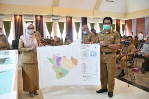 Bupati Luwu Utara Indah Putri Indriani Pada Saat Workshop Pengesahan Hasil Penetapan dan Penegasan Batas Desa dan Kelurahan